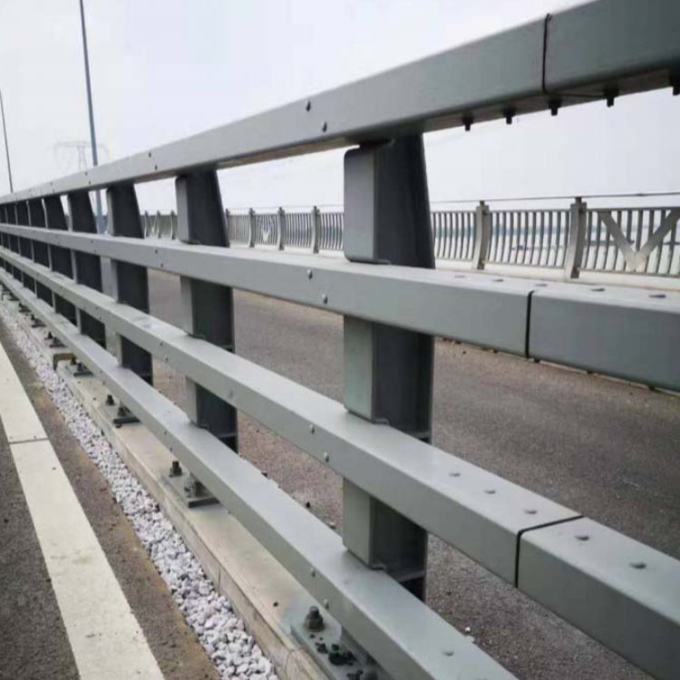 預防防撞護欄腐蝕的方法